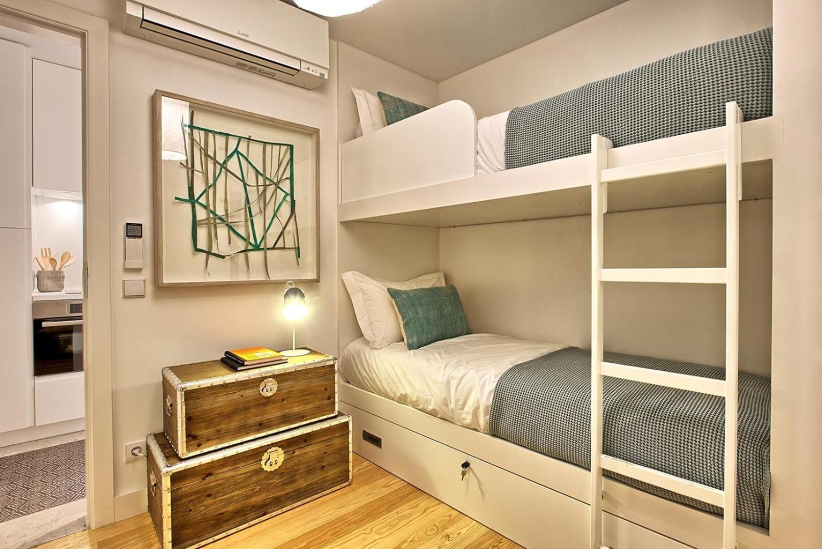 Espacoso, Ideal Familias - Sao Bento - Ttl339 Lisbon